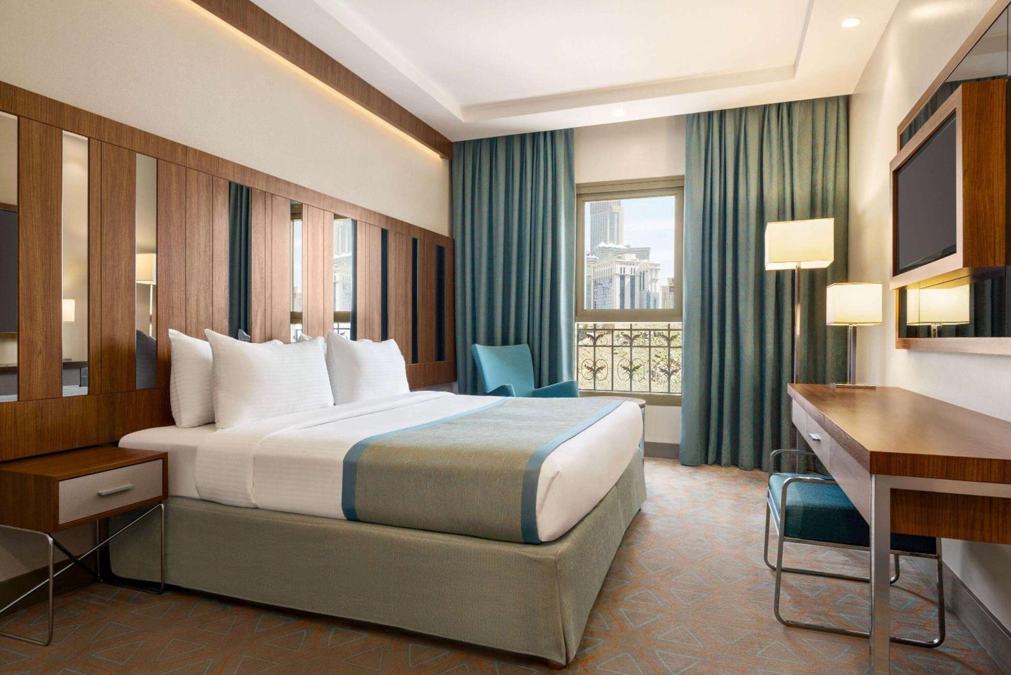 Ramada By Wyndham Makkah Zad Al Tayseer Мека Екстериор снимка