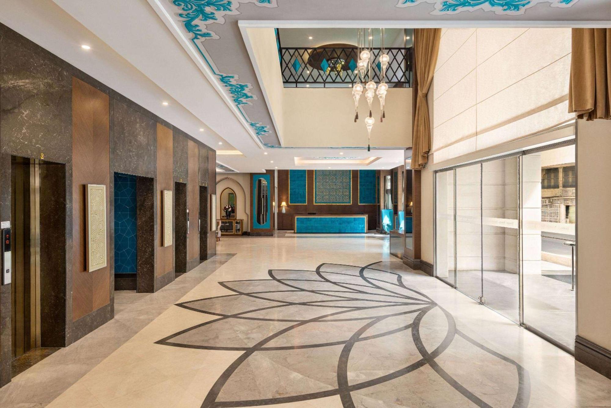 Ramada By Wyndham Makkah Zad Al Tayseer Мека Екстериор снимка