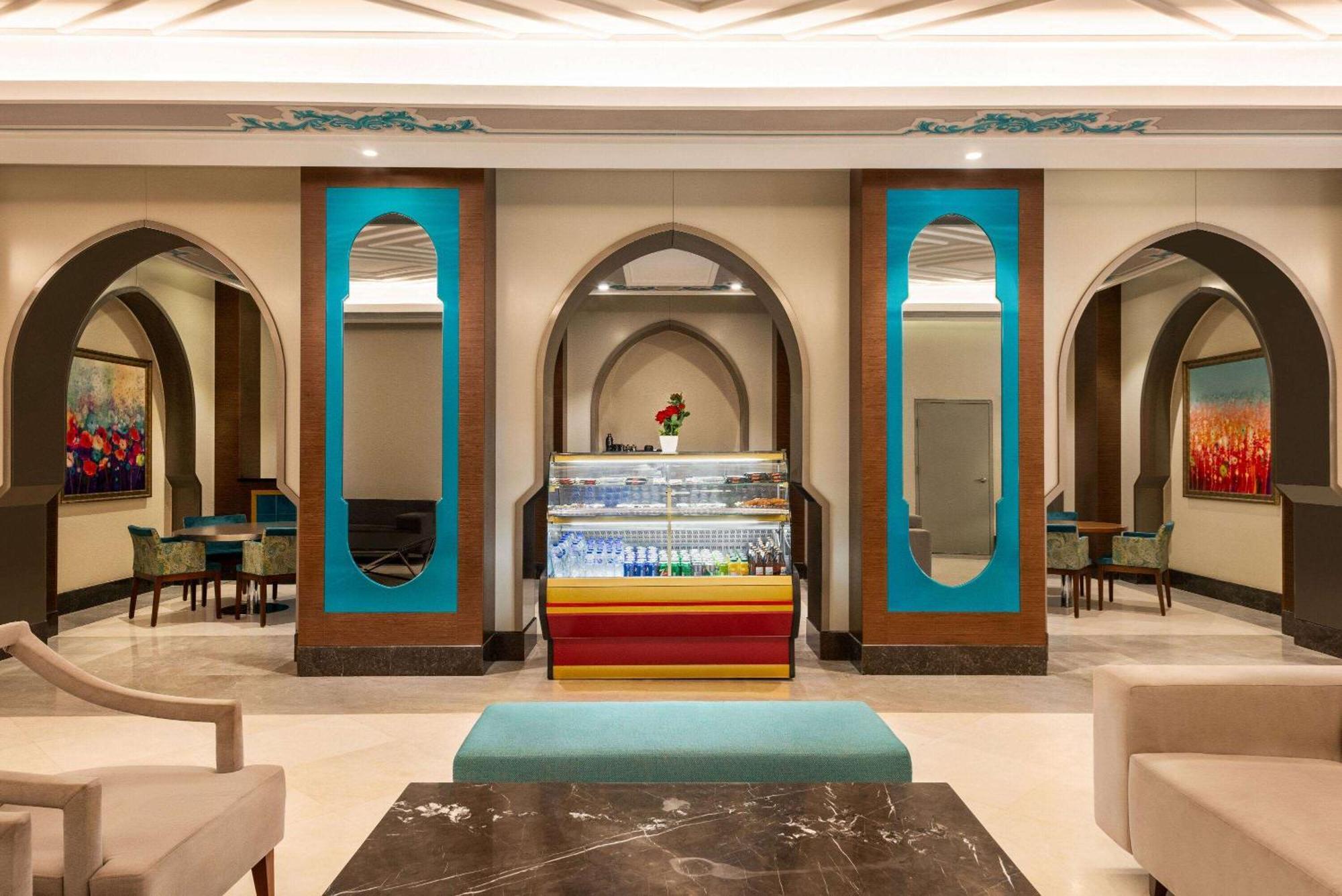 Ramada By Wyndham Makkah Zad Al Tayseer Мека Екстериор снимка