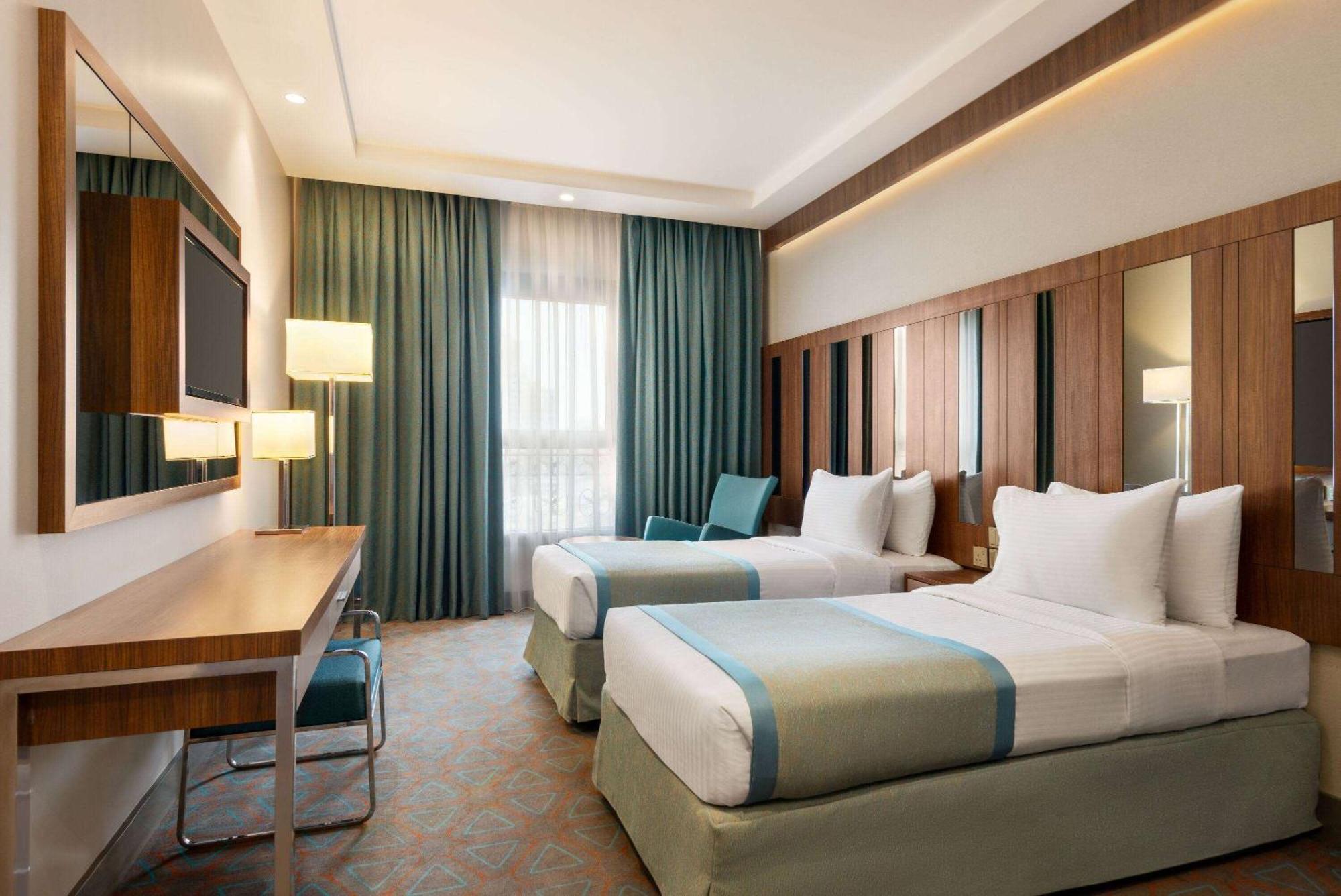 Ramada By Wyndham Makkah Zad Al Tayseer Мека Екстериор снимка