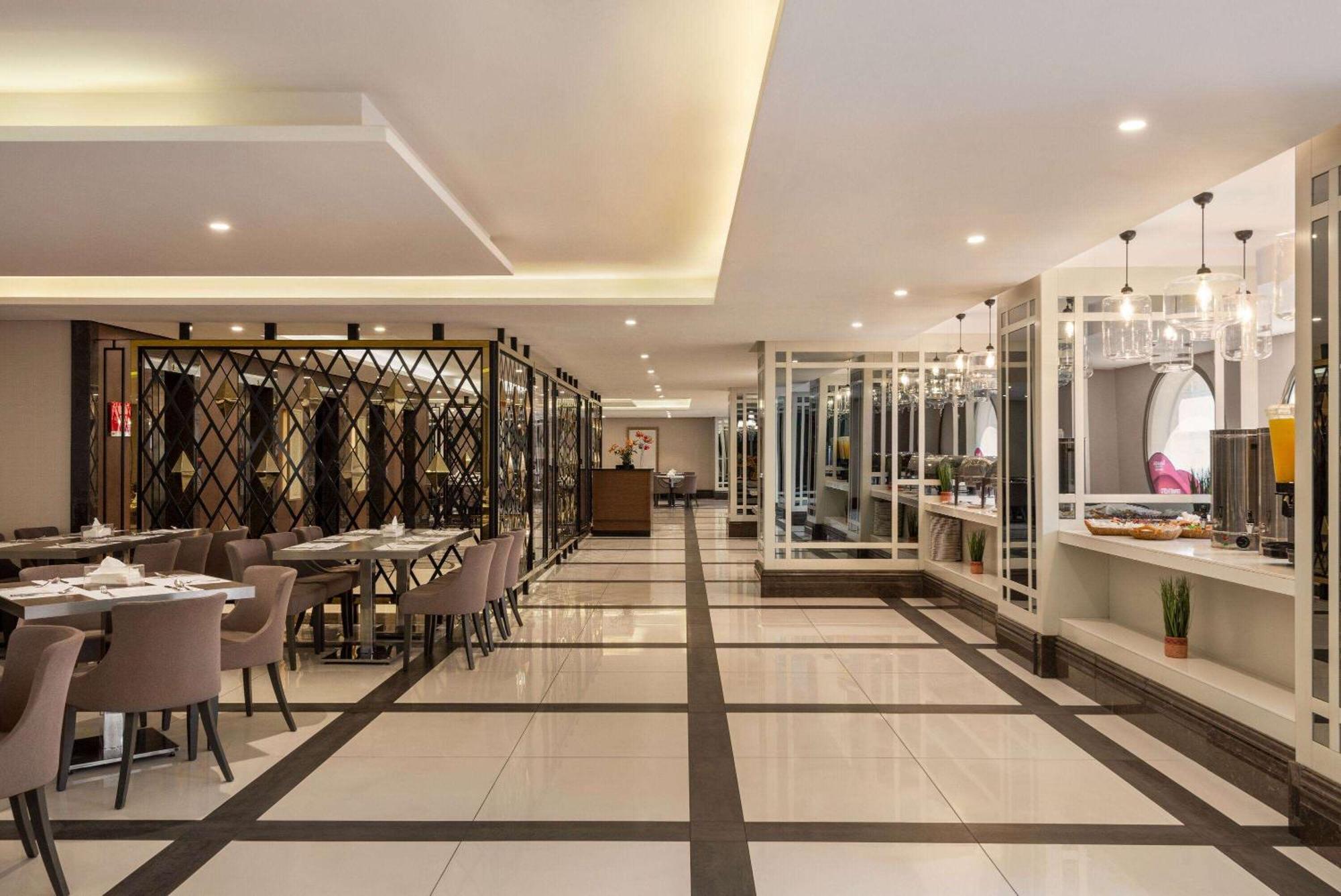 Ramada By Wyndham Makkah Zad Al Tayseer Мека Екстериор снимка