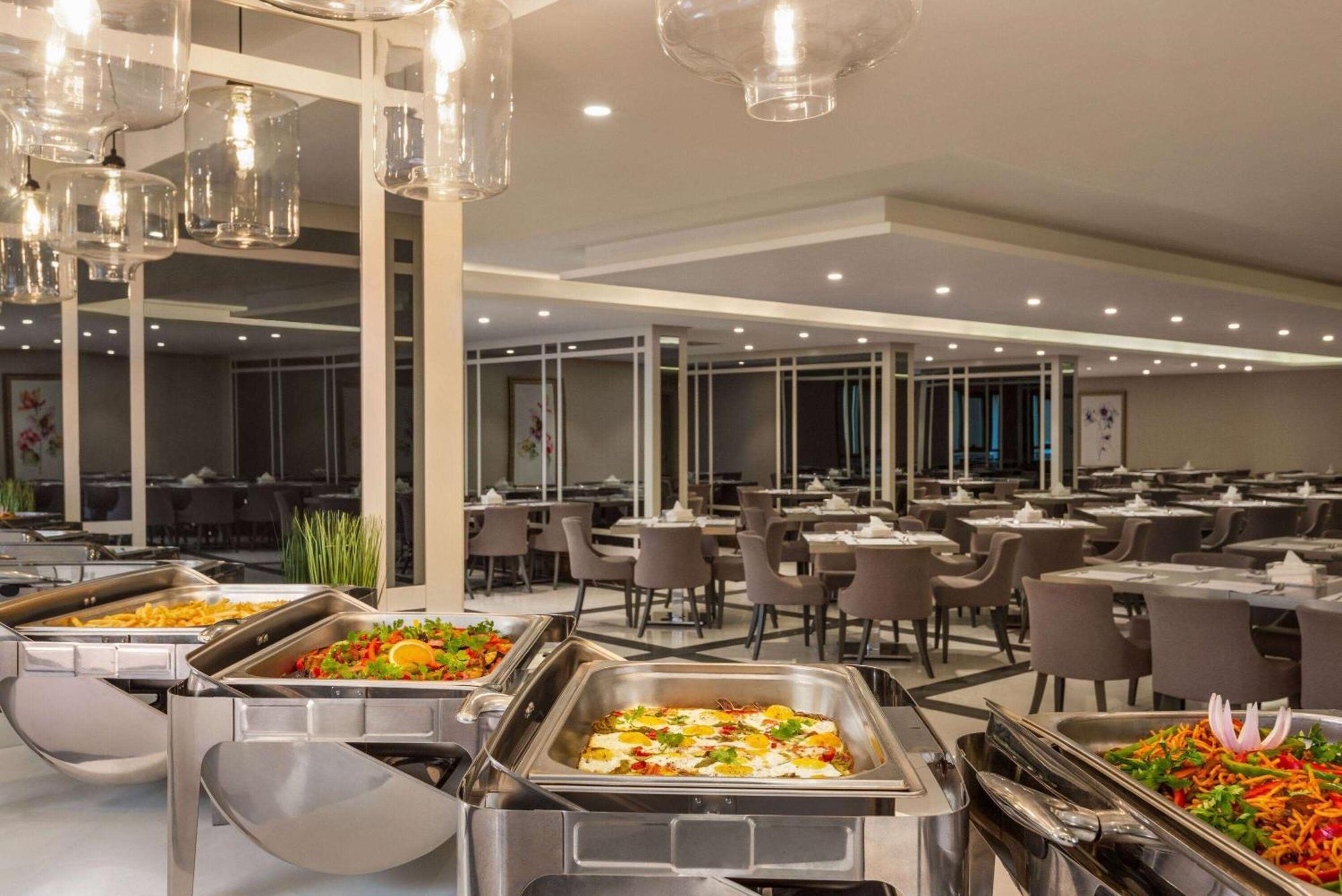 Ramada By Wyndham Makkah Zad Al Tayseer Мека Екстериор снимка