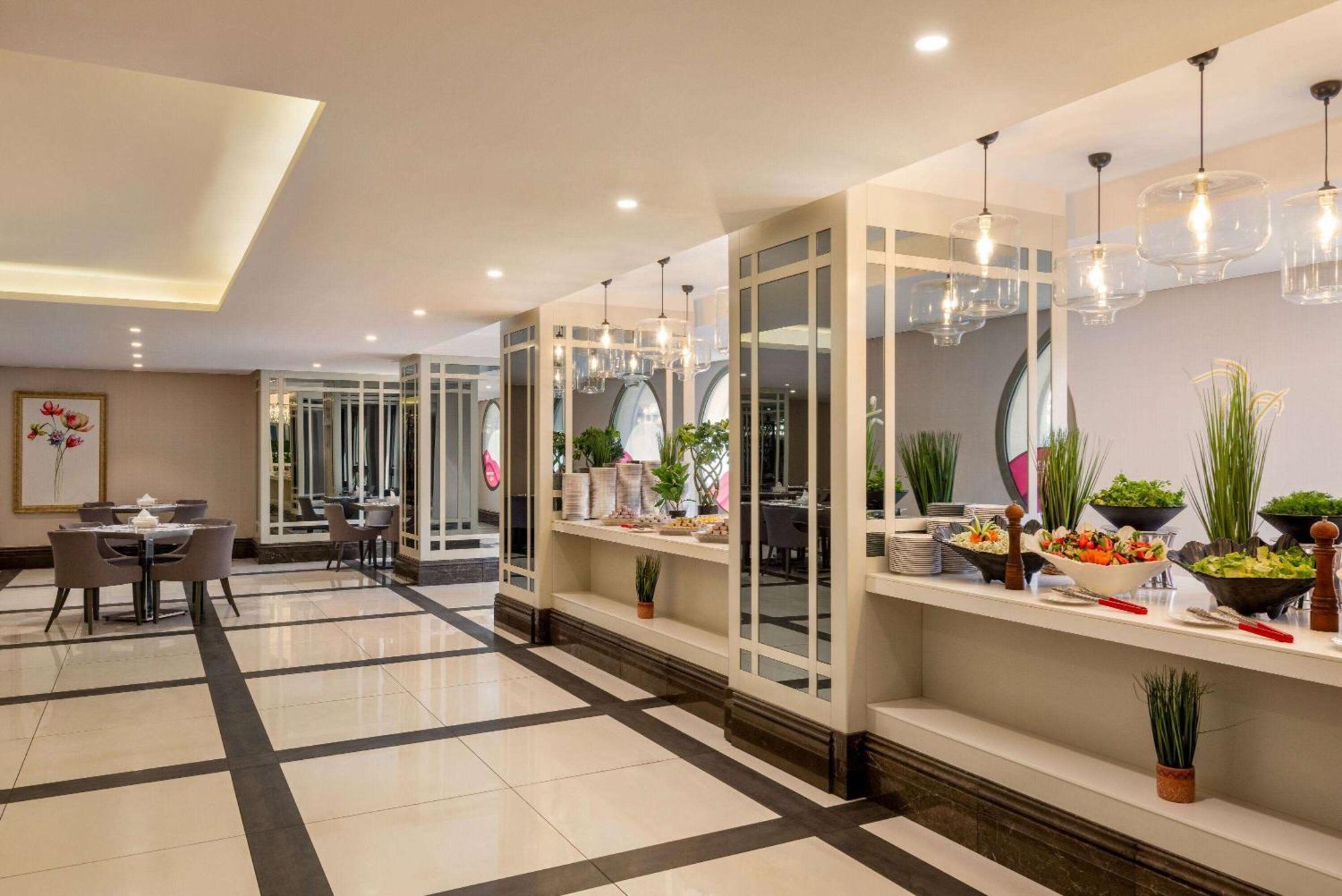 Ramada By Wyndham Makkah Zad Al Tayseer Мека Екстериор снимка